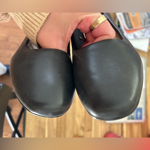 Clark’s black leather kitten heels size 10 - Picture 5 of 6